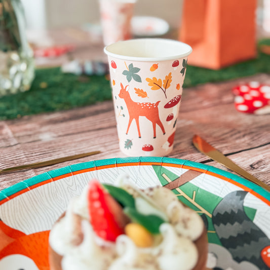 Décoration d'anniversaire animaux de la forêt avec renard, ours, champignon, biche