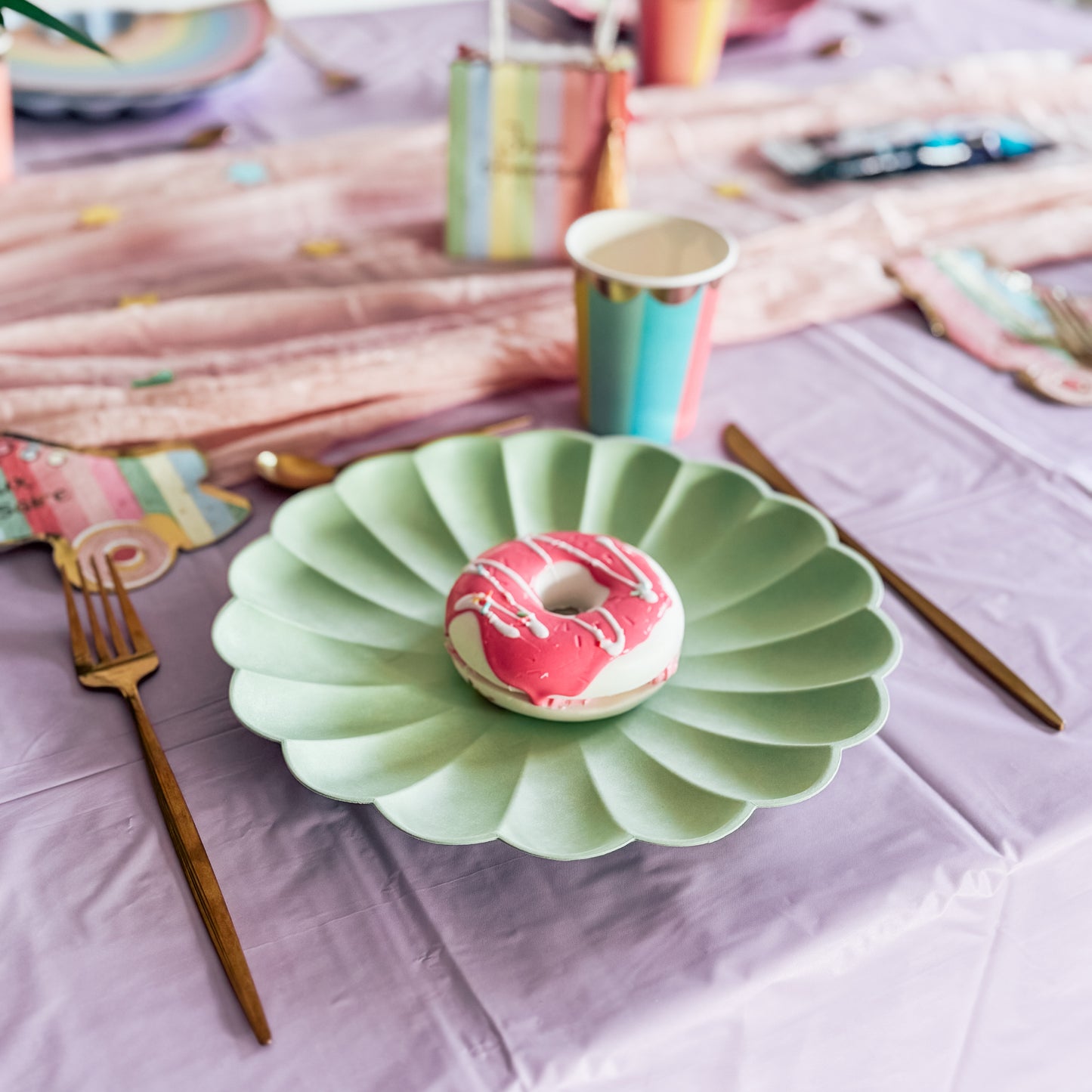 décoration de table pour anniversaire arc-en-ciel