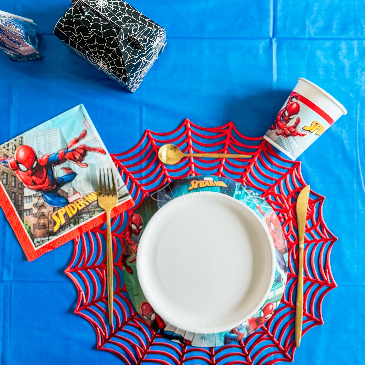 Décoration de table Spiderman pour anniversaire