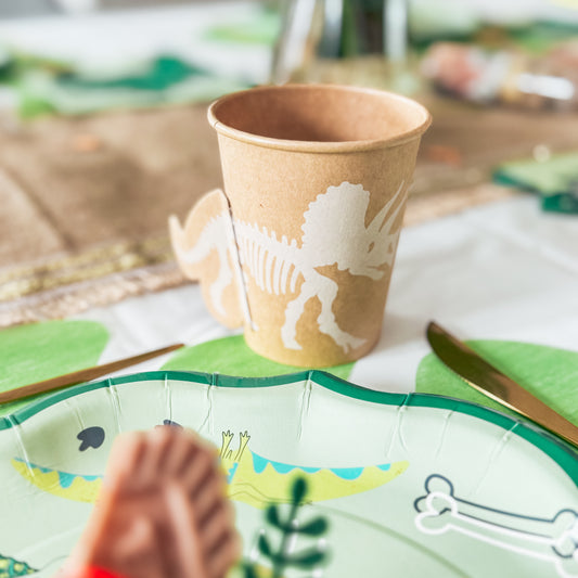 décoration de table pour anniversaire dinosaure