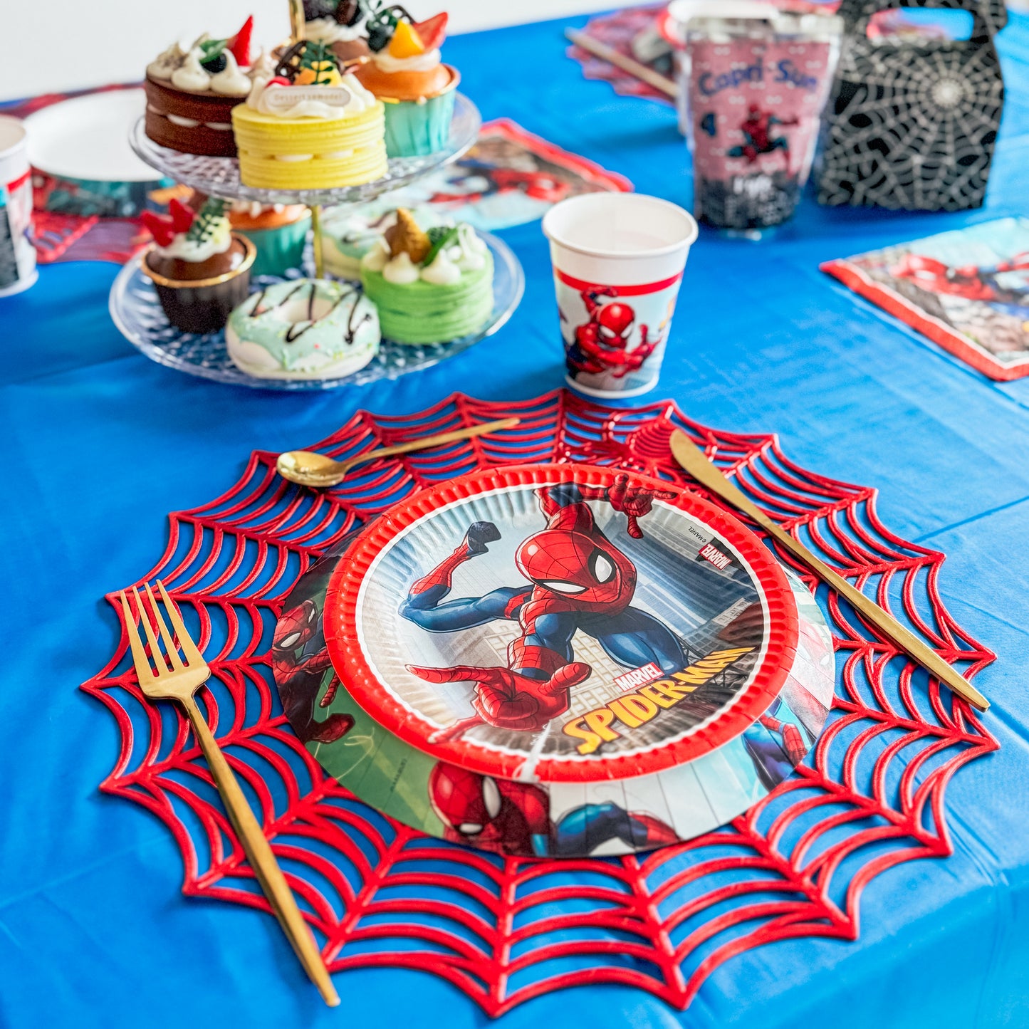 Décoration de table Spiderman pour anniversaire