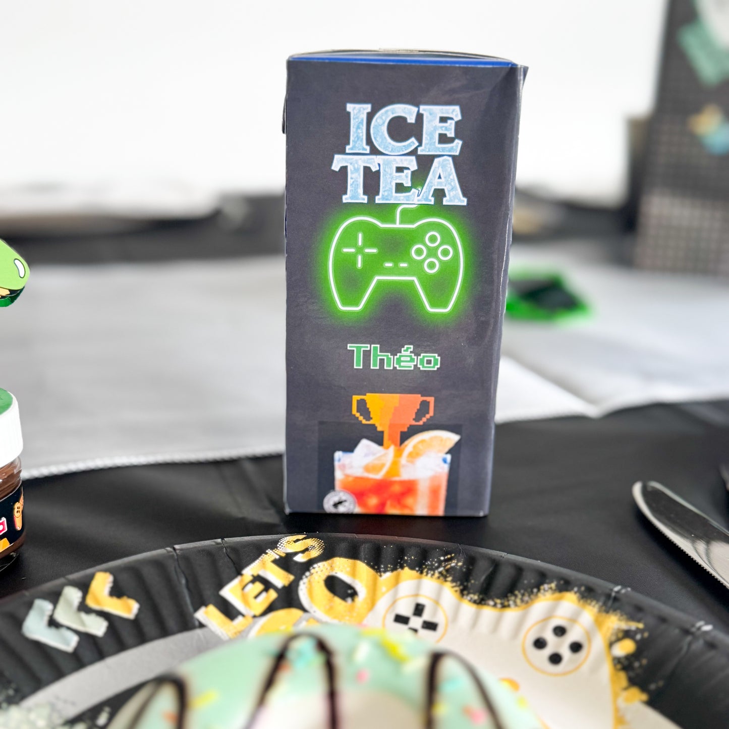 Décoration de table pour anniversaire sur le thème jeux vidéo, gaming