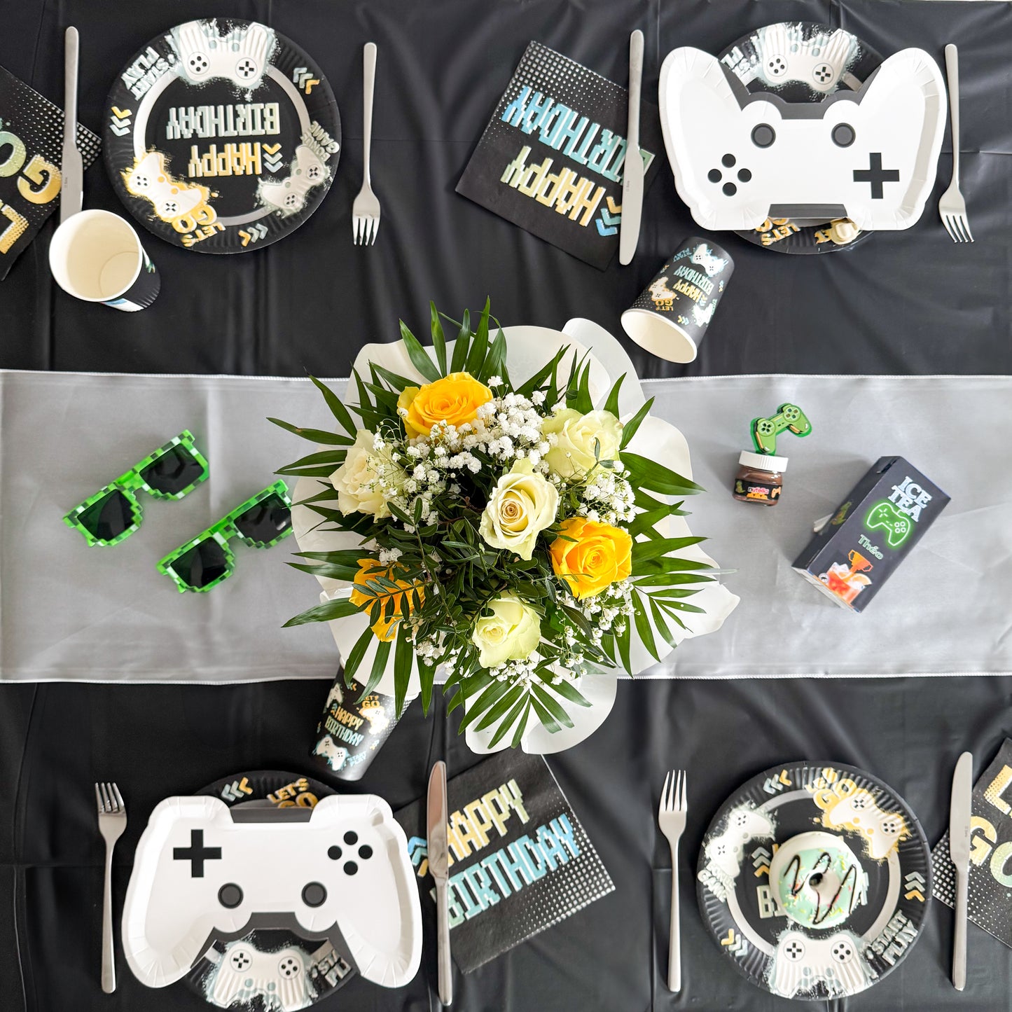 Décoration de table pour anniversaire sur le thème jeux vidéo, gaming