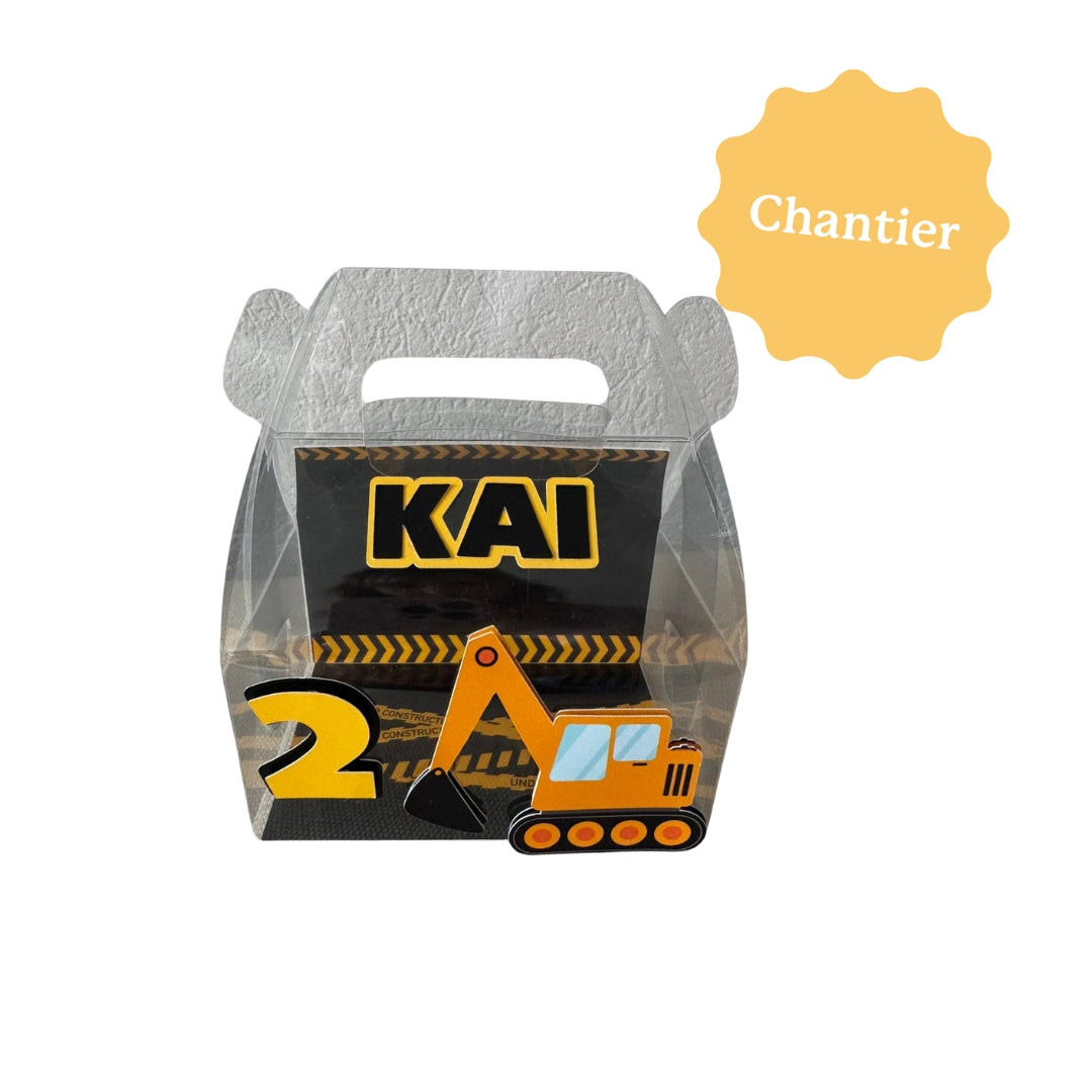 Boite cadeau personnalisée sur le thème chantier, avec le prénom et l'âge. Idéale pour les petits cadeaux à offrir à un anniversaire d'enfant. 