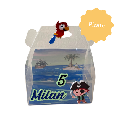 Boite cadeau personnalisée sur le thème des pirates, avec le prénom et l'âge. Idéale pour les petits cadeaux à offrir à un anniversaire d'enfant. 