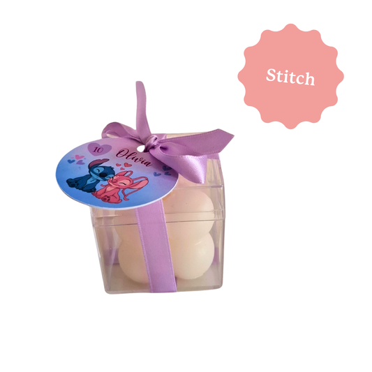 Bougie personnalisée comme petit cadeau souvenir pour anniversaire, mariage ou baptême. Tous les thèmes sont réalisables. 