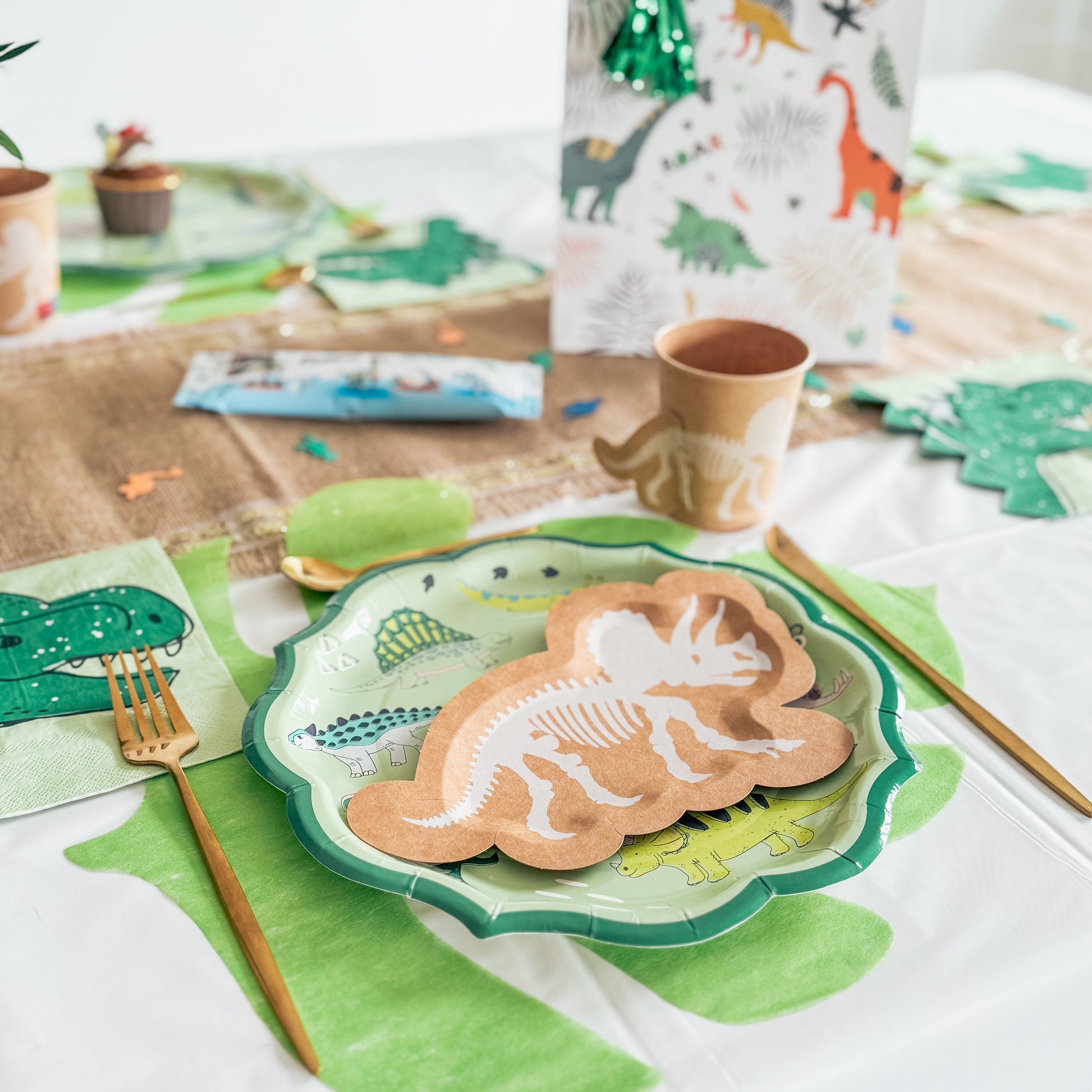 décoration de table pour anniversaire dinosaure