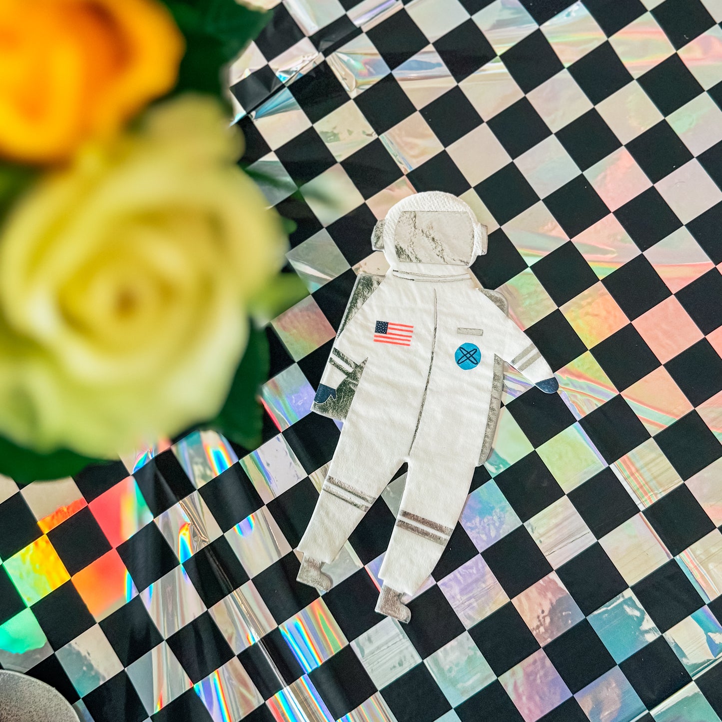 décoration de table pour anniversaire sur le thème de l'espace et des astronautes