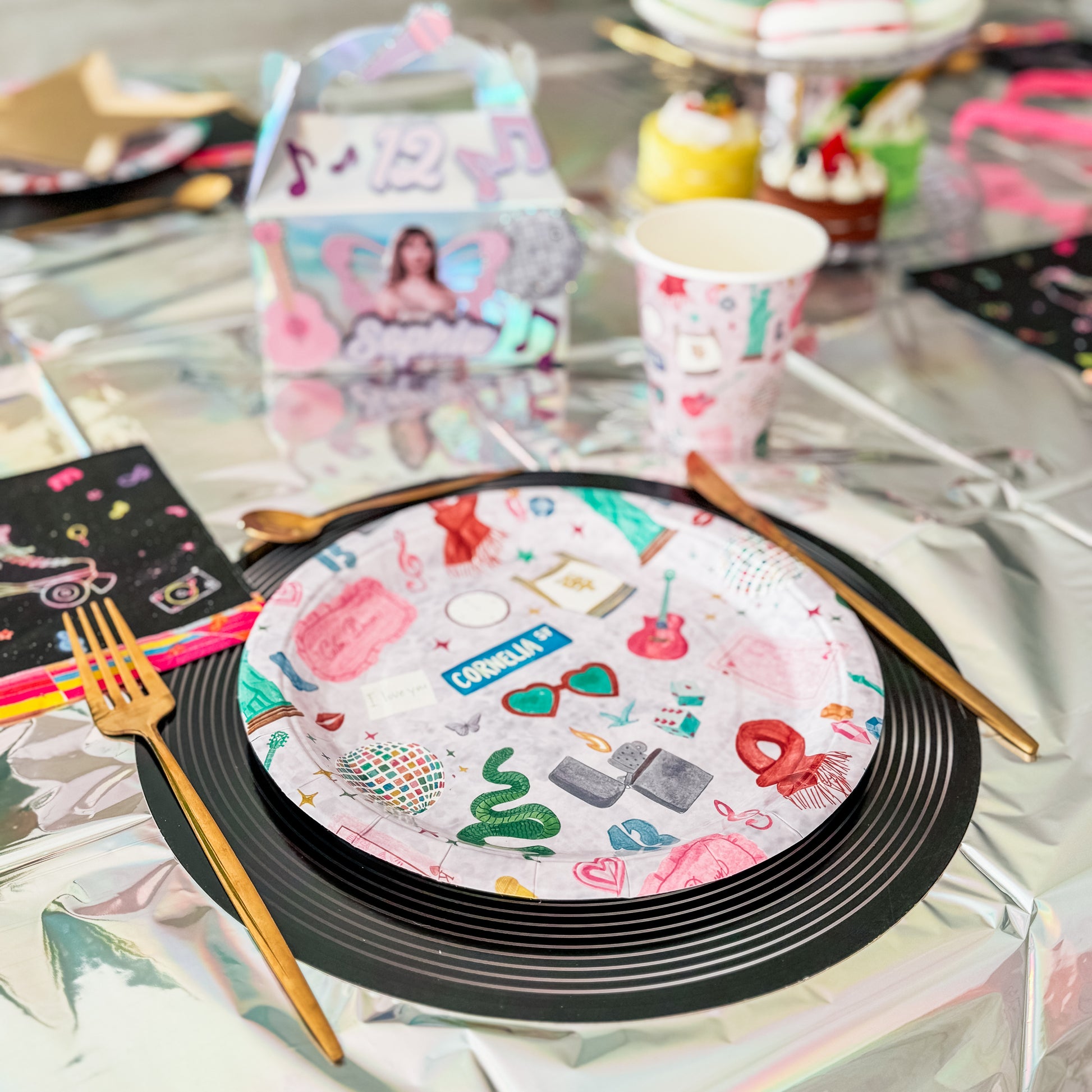 décoration de table pour anniversaire sur le thème de Taylor Swift