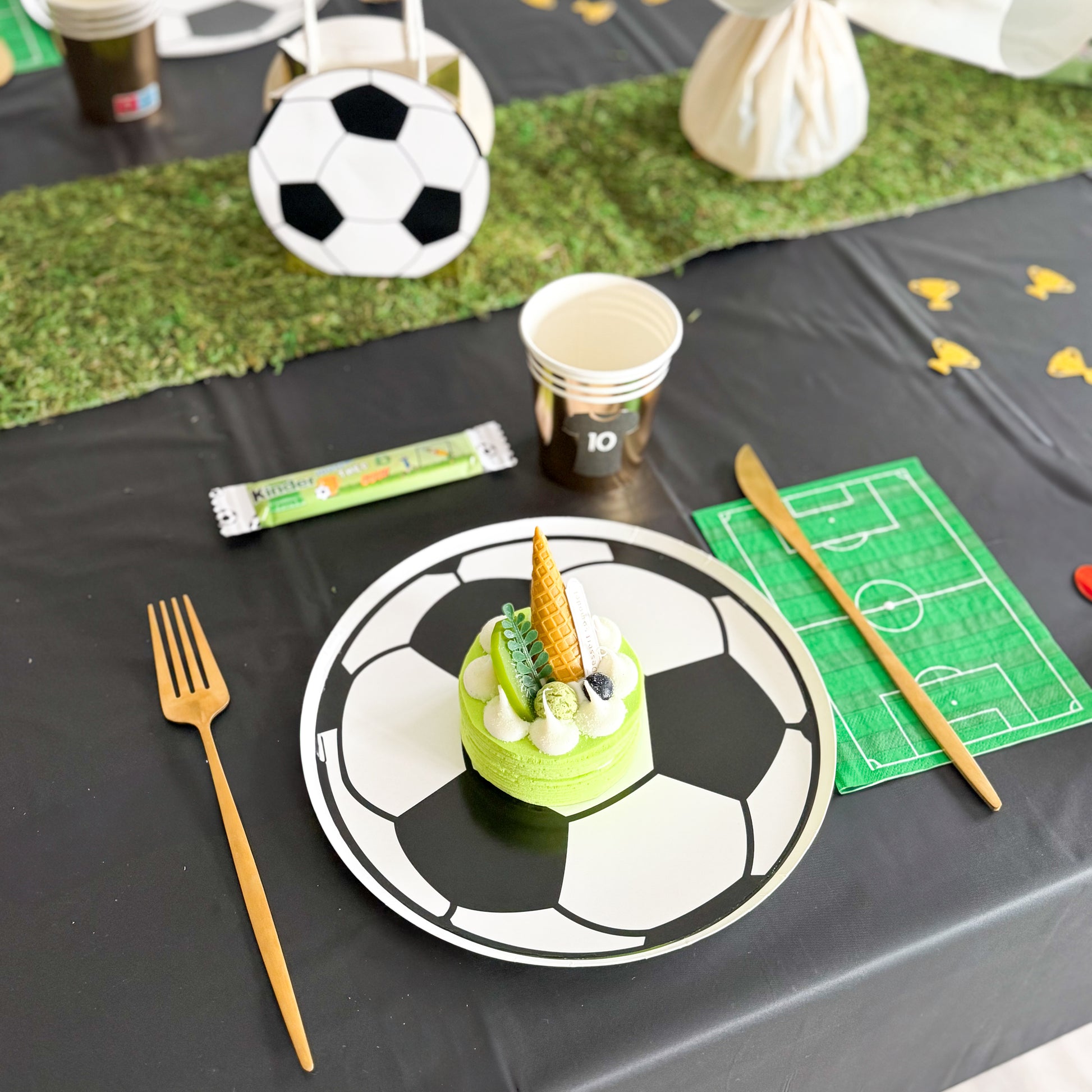 Décoration de table pour anniversaire sur le thème foot