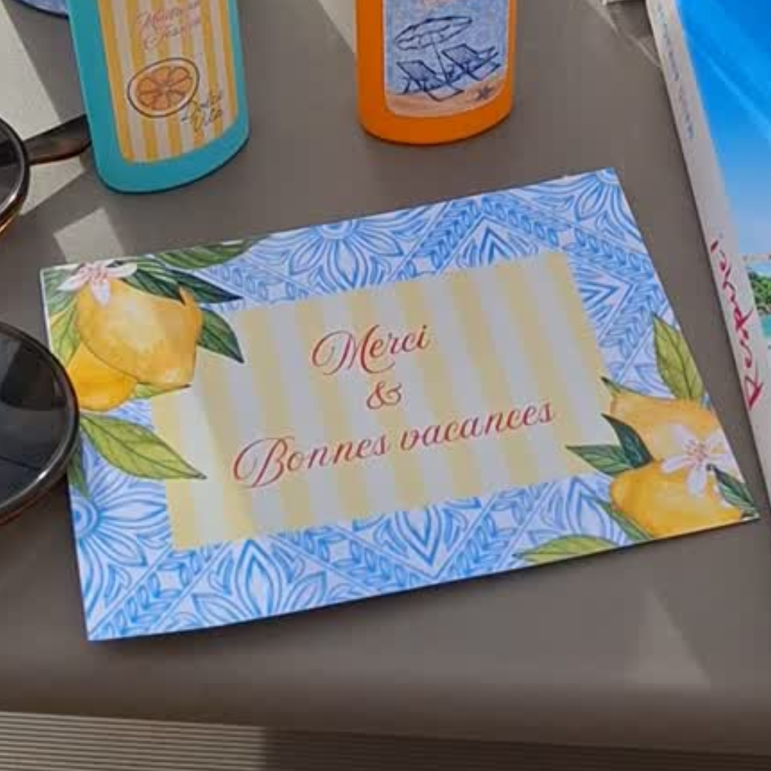 coffret cadeau personnalisé maîtresse fin d'année style dolce vita avec carte postale et marque-page