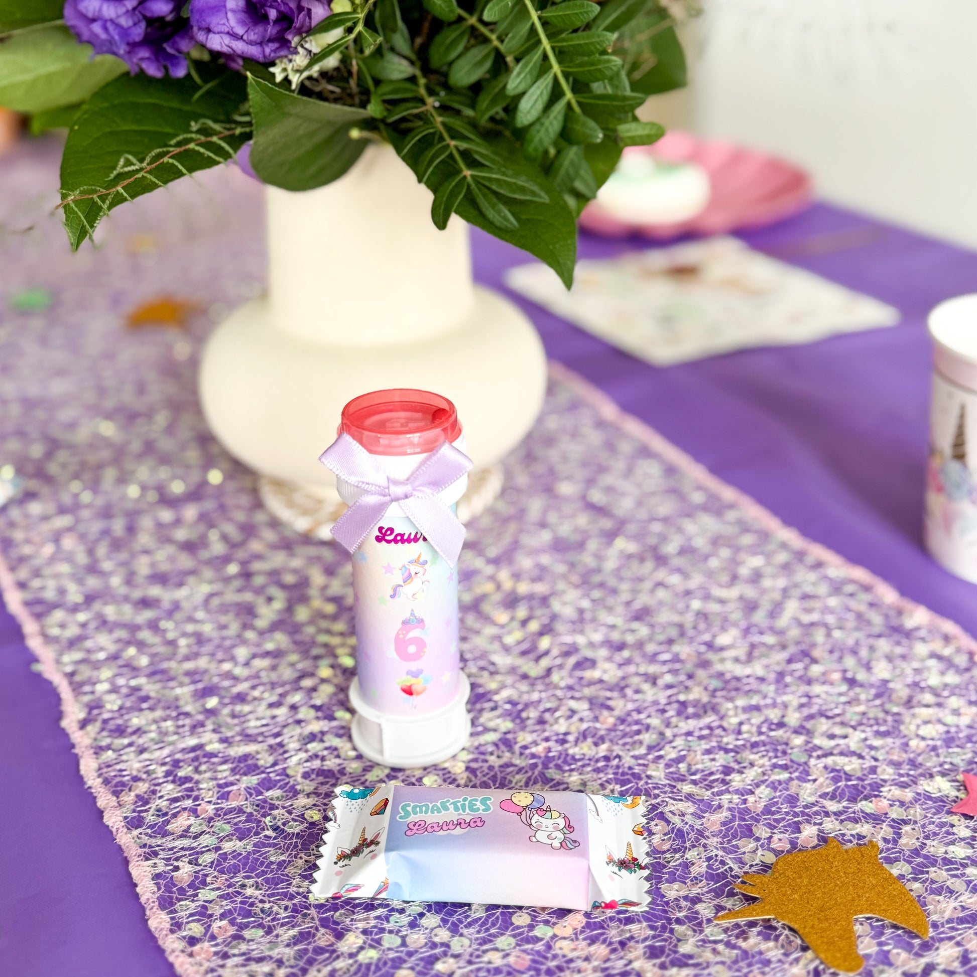 bulles et smarties personnalisés sur le le thème licorne pour anniversaire d'enfant